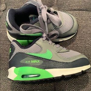 BARELY WORN Nike Air Max Sneakers-5C